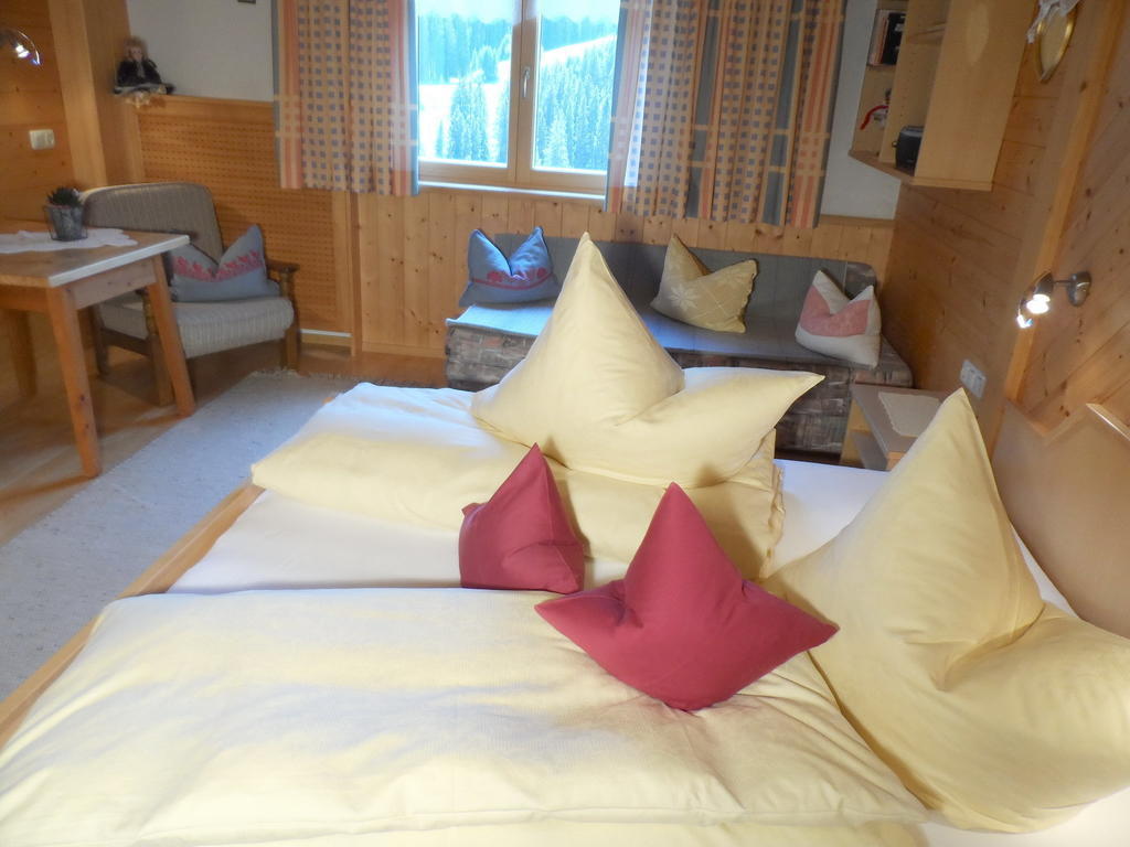 Apartamento Haus Brunneck Warth  Habitación foto